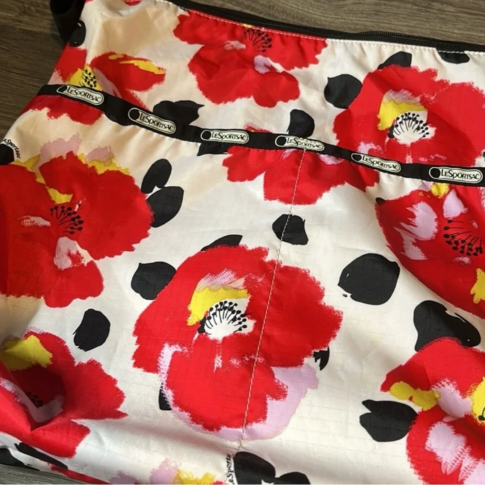 NWOT LeSportSac Floral Crossbody Bag